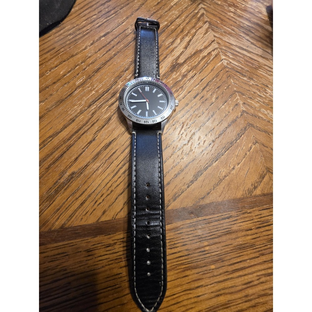 Men's Analog Watch Set with Flash Light in Silver and Black New Battery Accutime